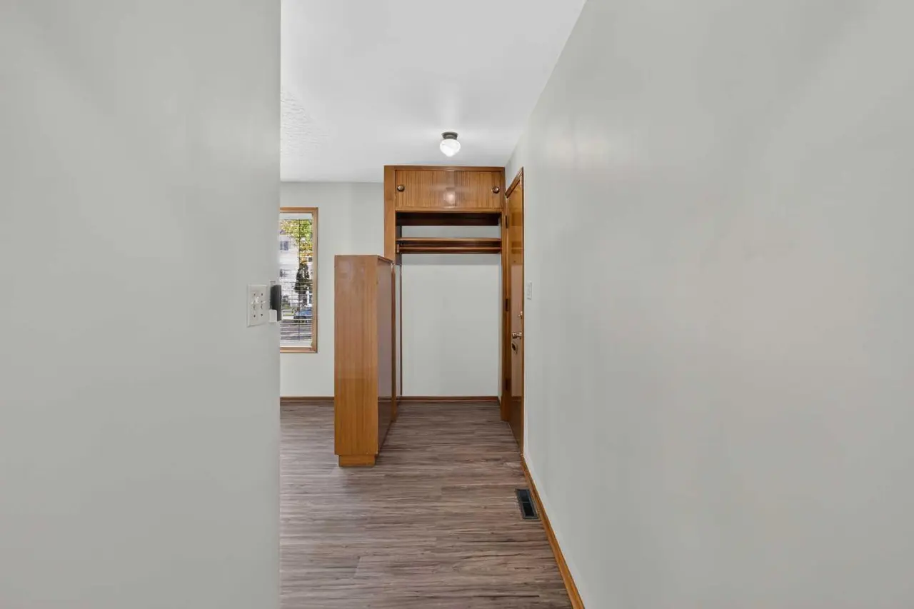 5205 56 St  
