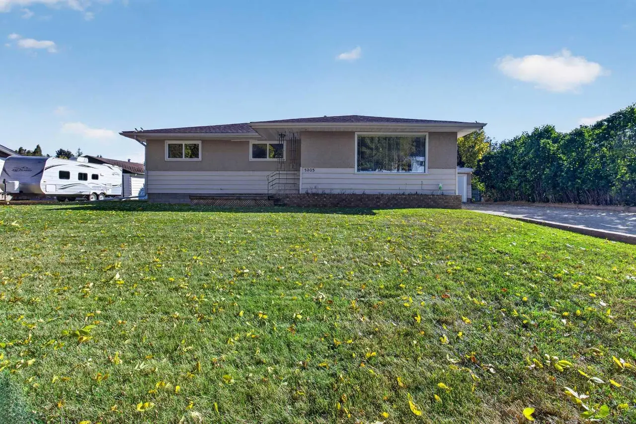 5205 56 St  