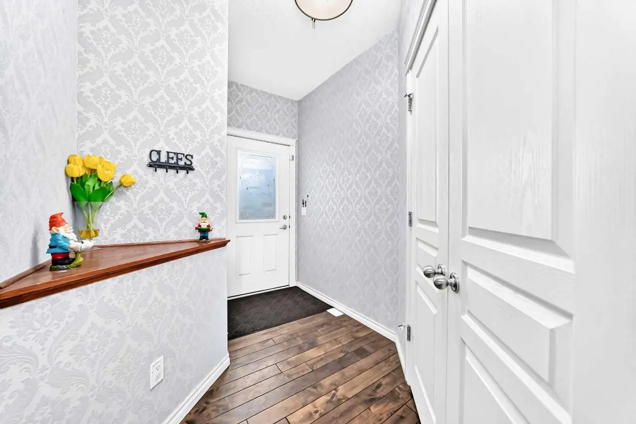 119, 100 Coopers Common SW