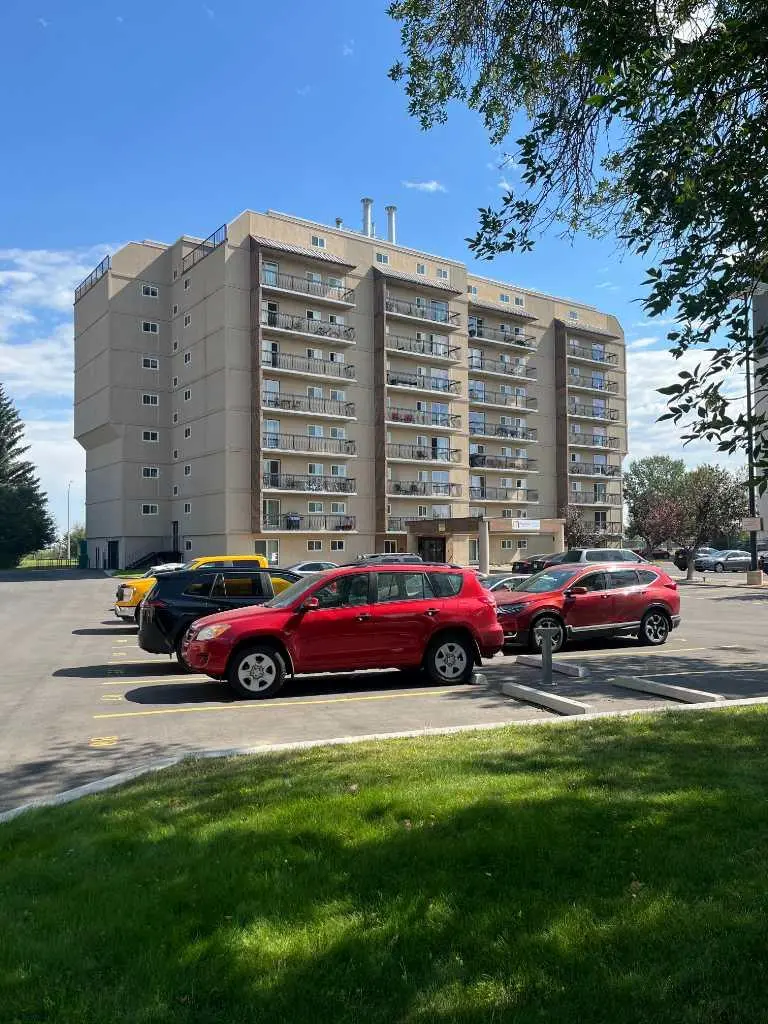 921, 21 Berkeley Place W