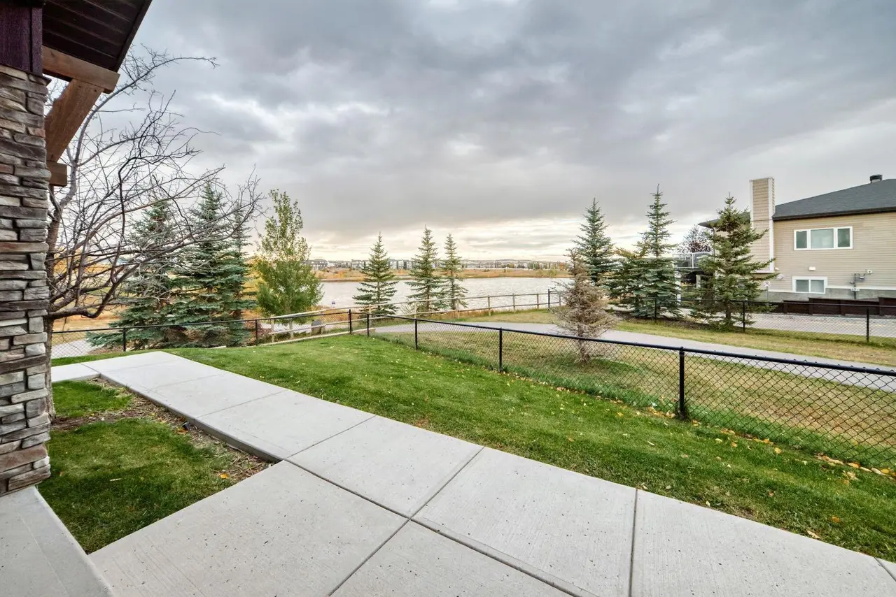 5205, 2781 Chinook Winds Drive SW
