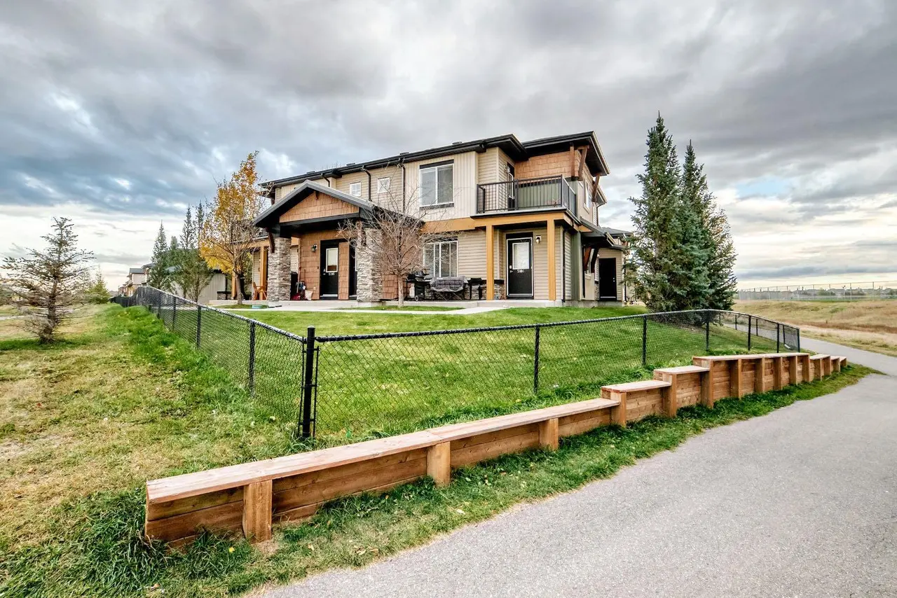 5205, 2781 Chinook Winds Drive SW