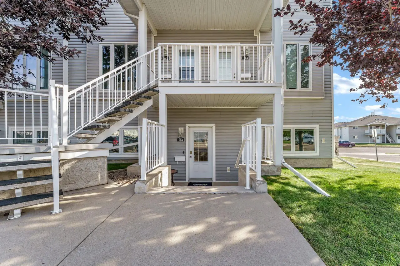 108 Northlands Pointe NE