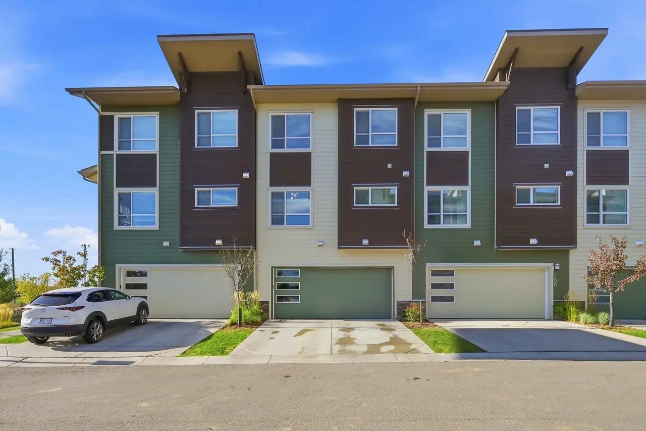 132 Harvest Grove Walk NW