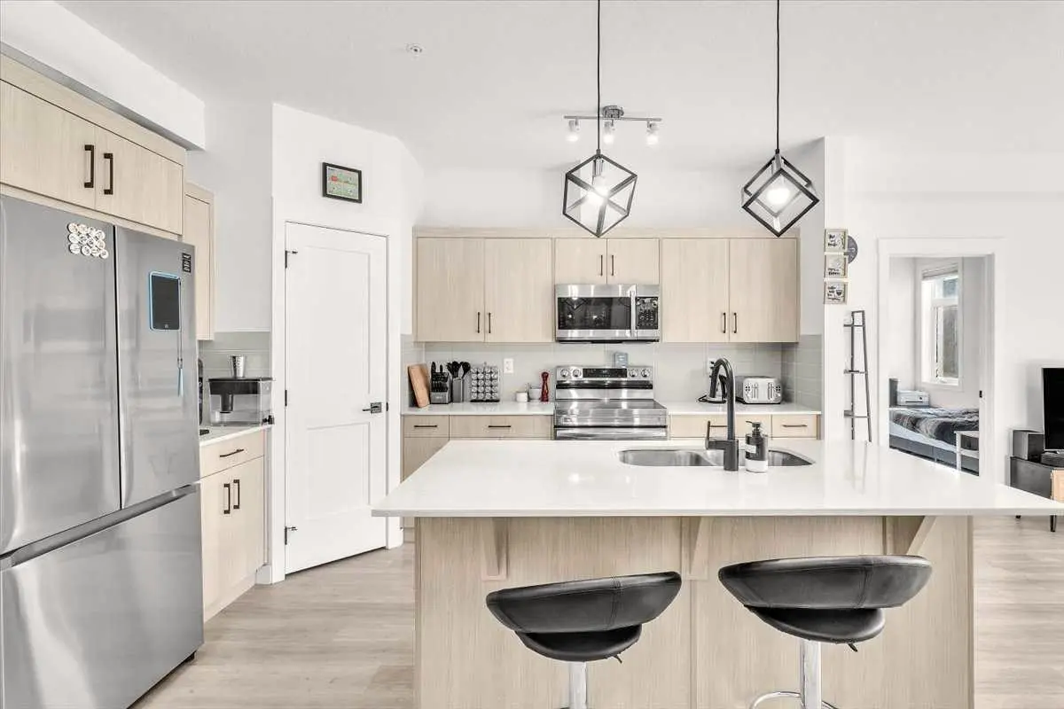 305, 30 Sage Hill Walk NW