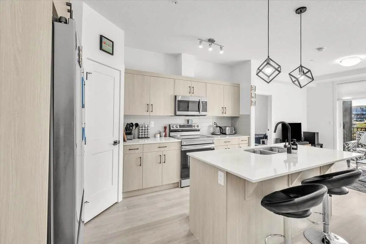305, 30 Sage Hill Walk NW