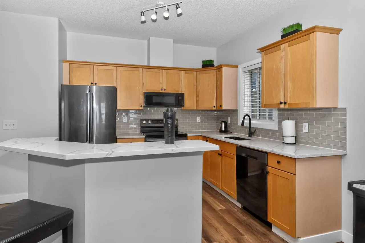 103, 4718 Stanley Road SW