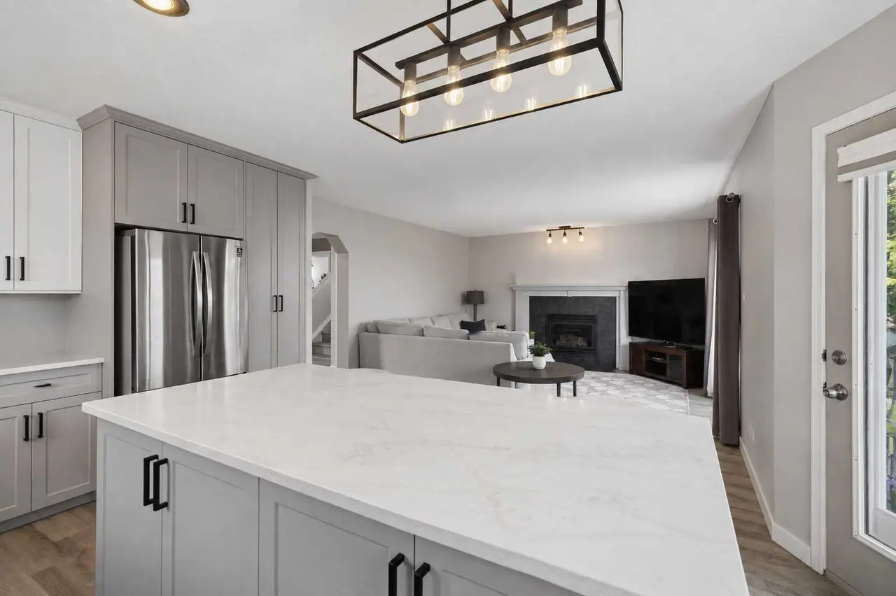 122 Sceptre Close NW