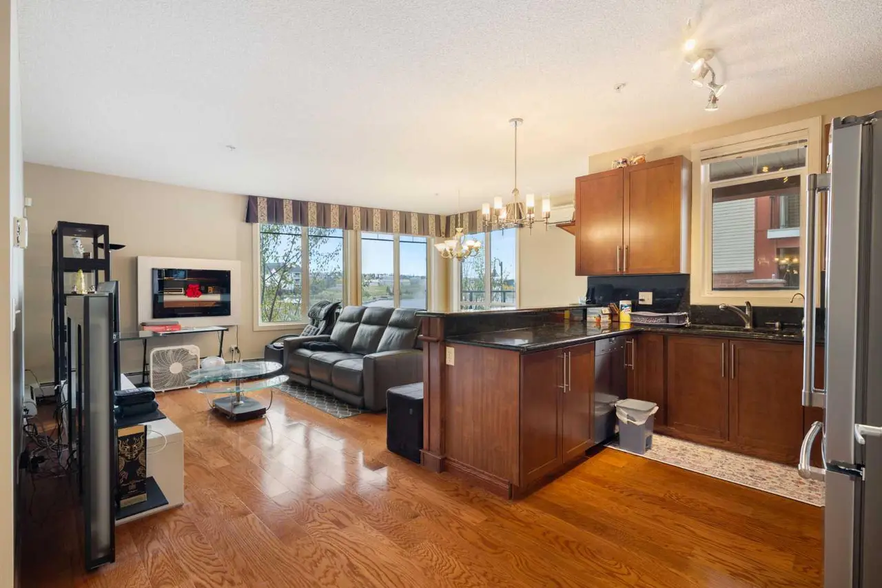 110, 162 Country Village Circle NE