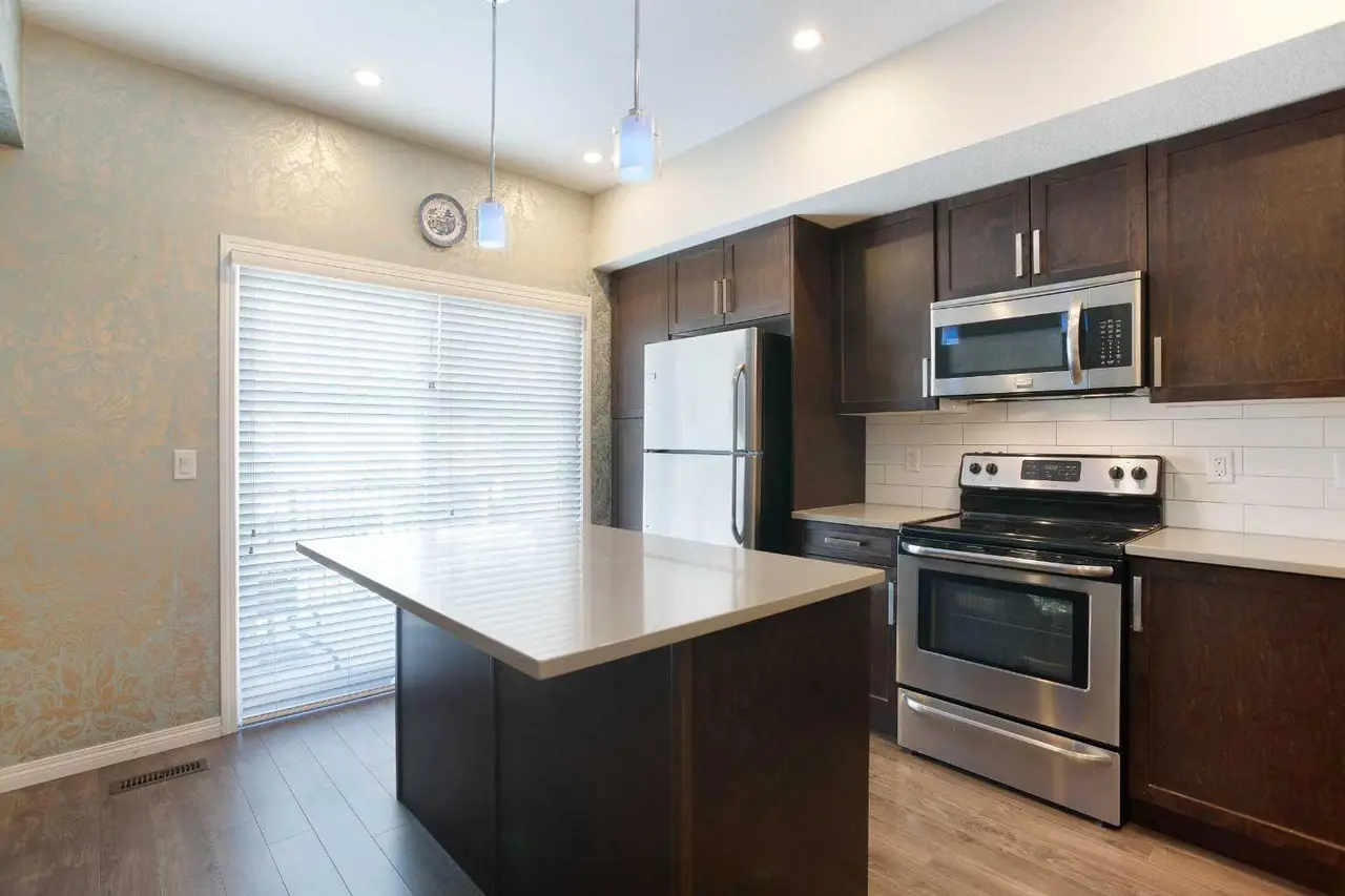 1003, 280 Williamstown Close NW