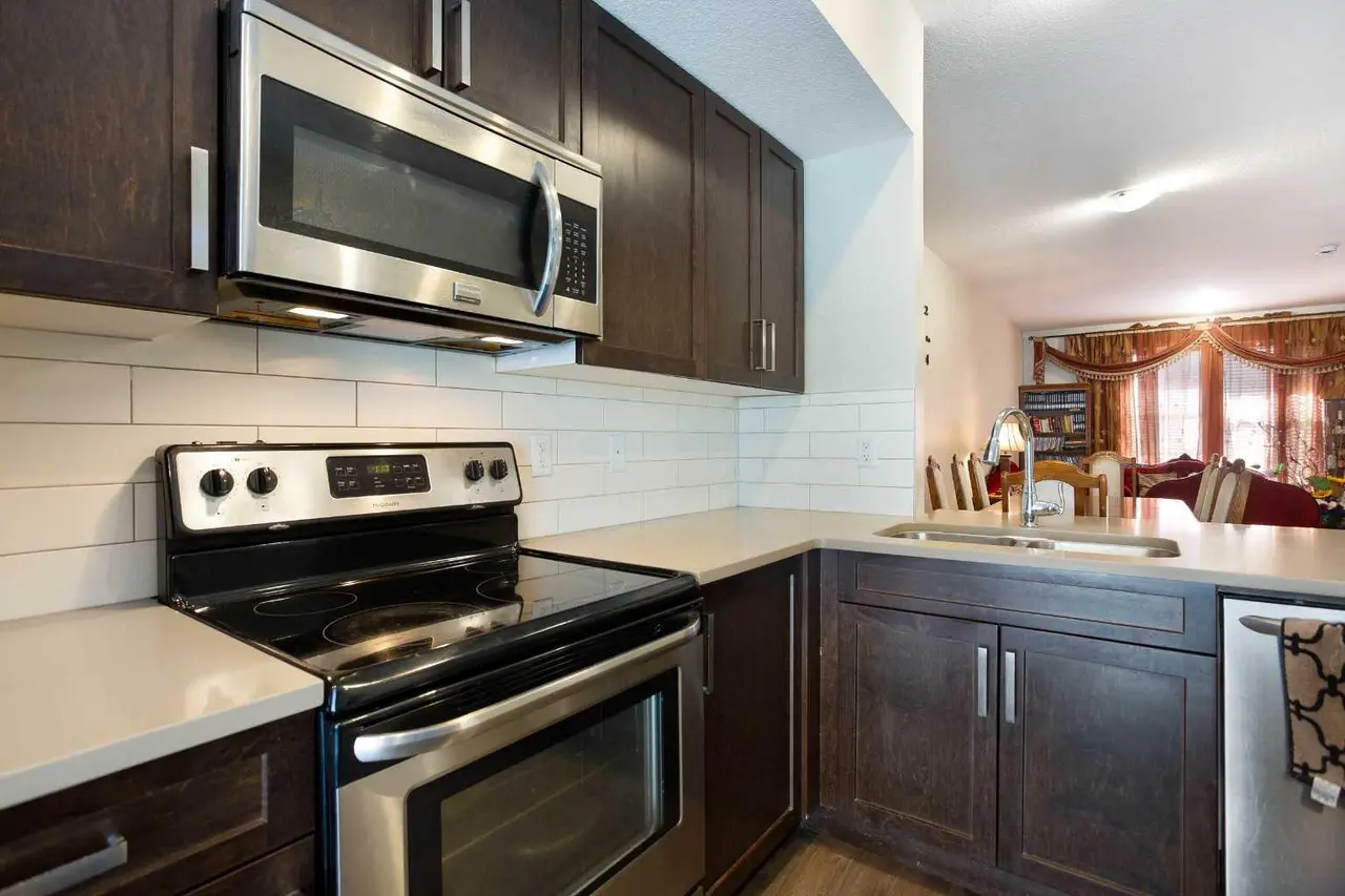 1003, 280 Williamstown Close NW