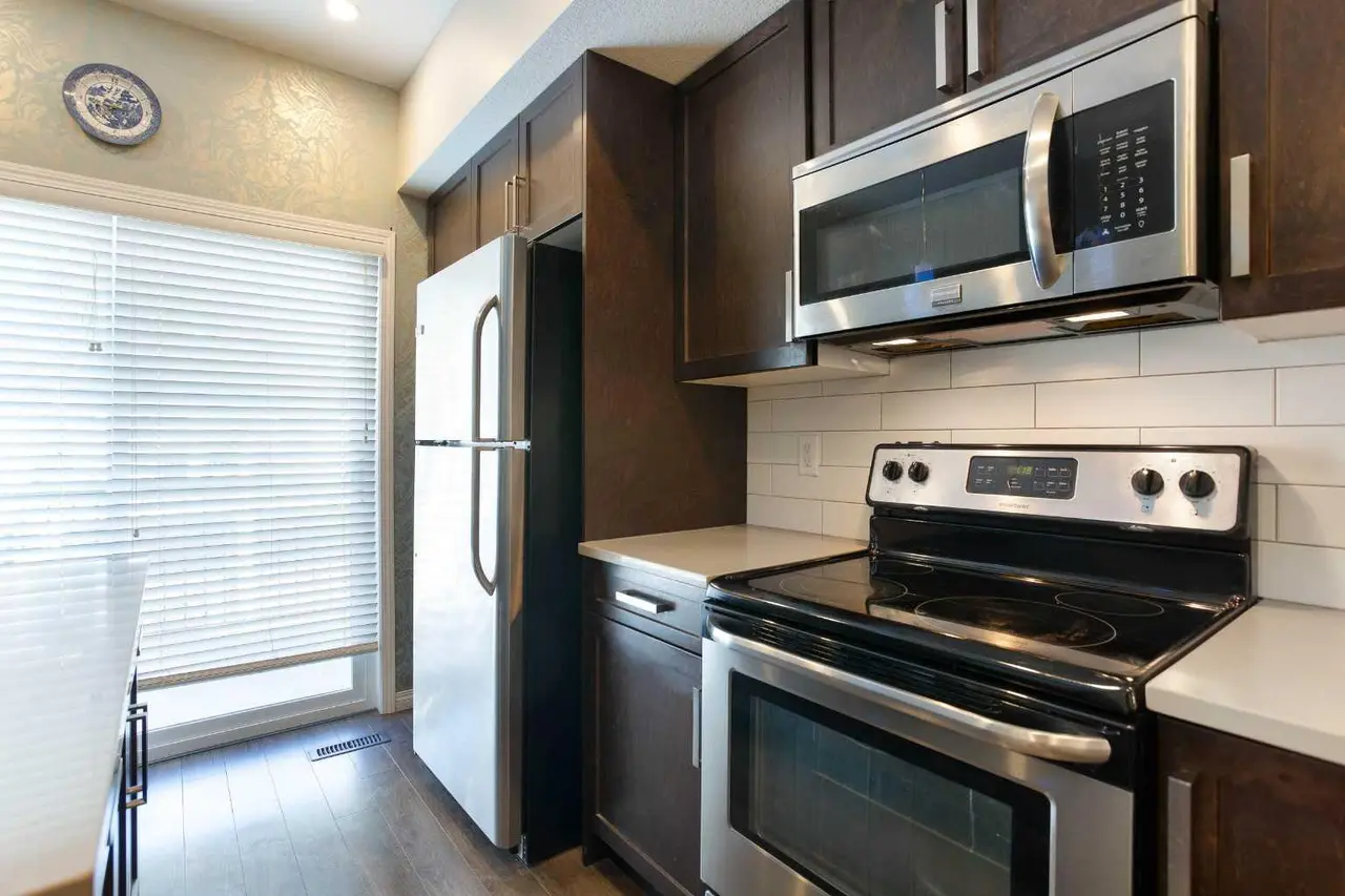 1003, 280 Williamstown Close NW