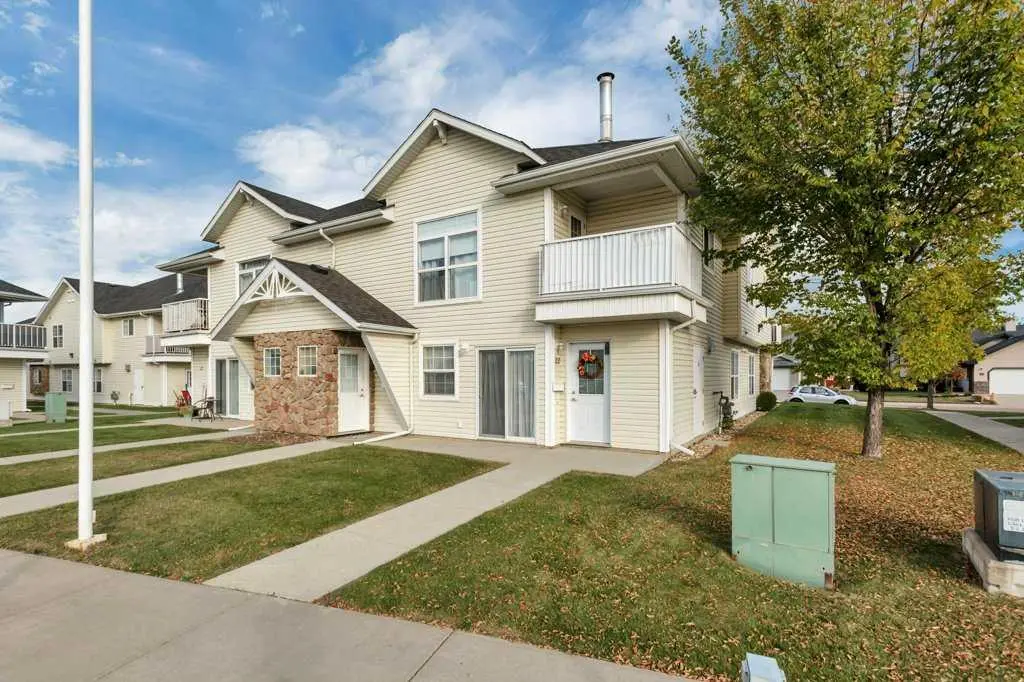 22, 33 Jennings Crescent