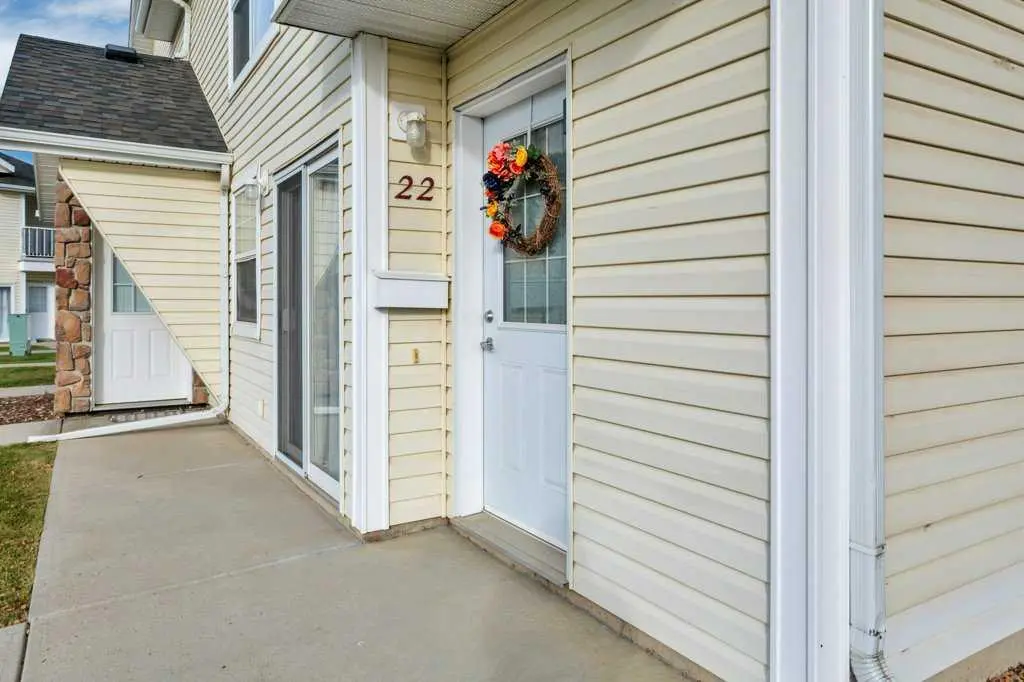 22, 33 Jennings Crescent 