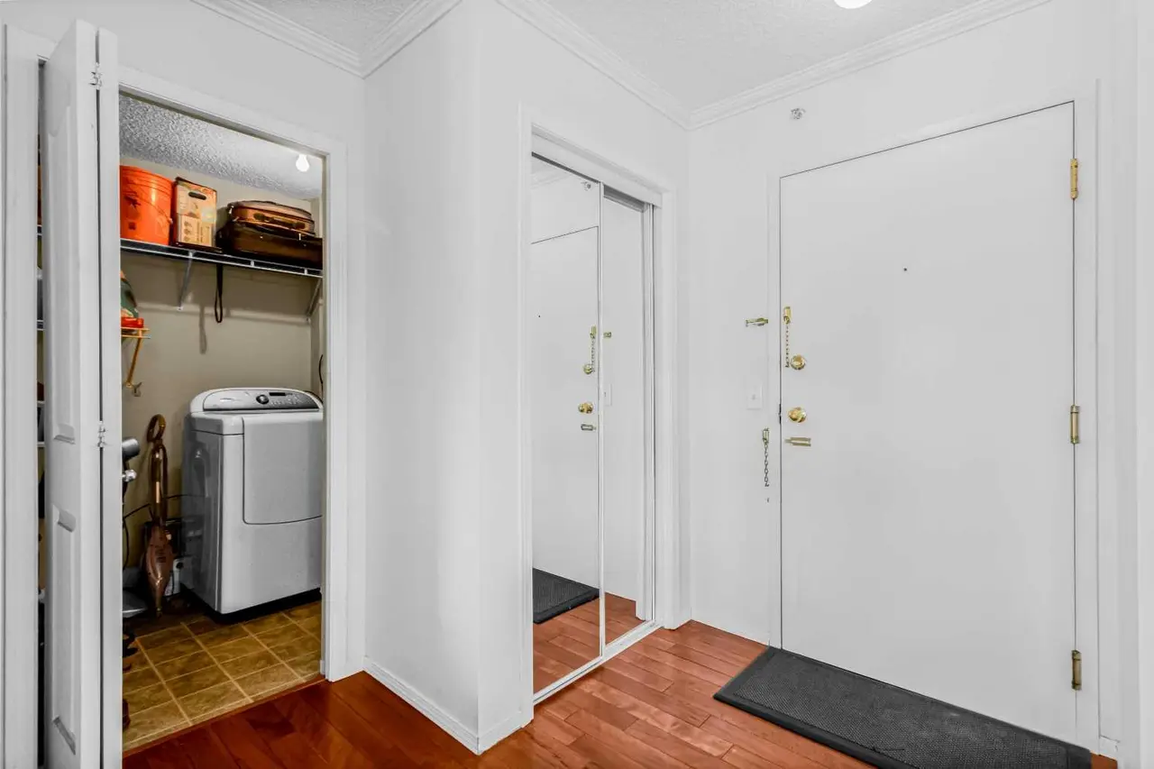 308, 3308 Valleyview Park SE