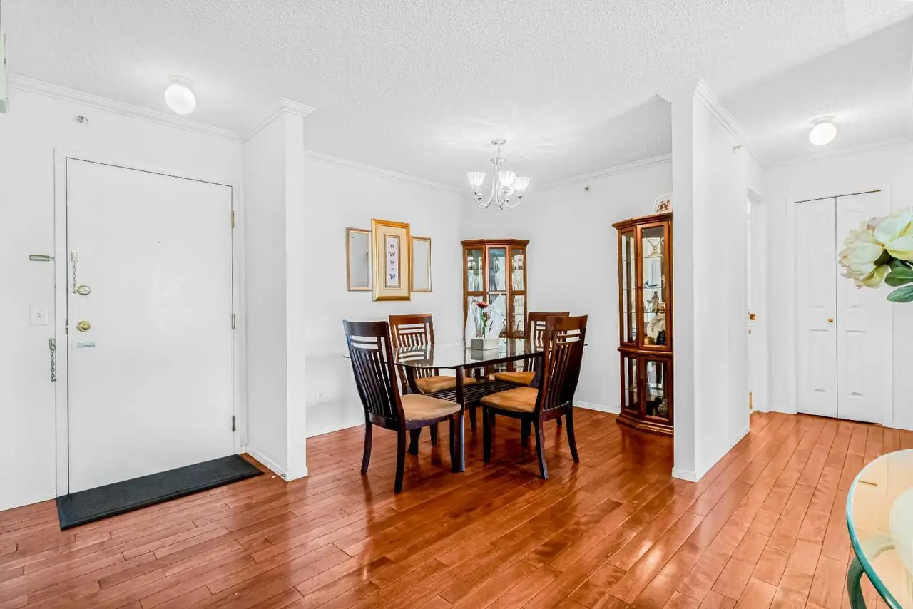 308, 3308 Valleyview Park SE