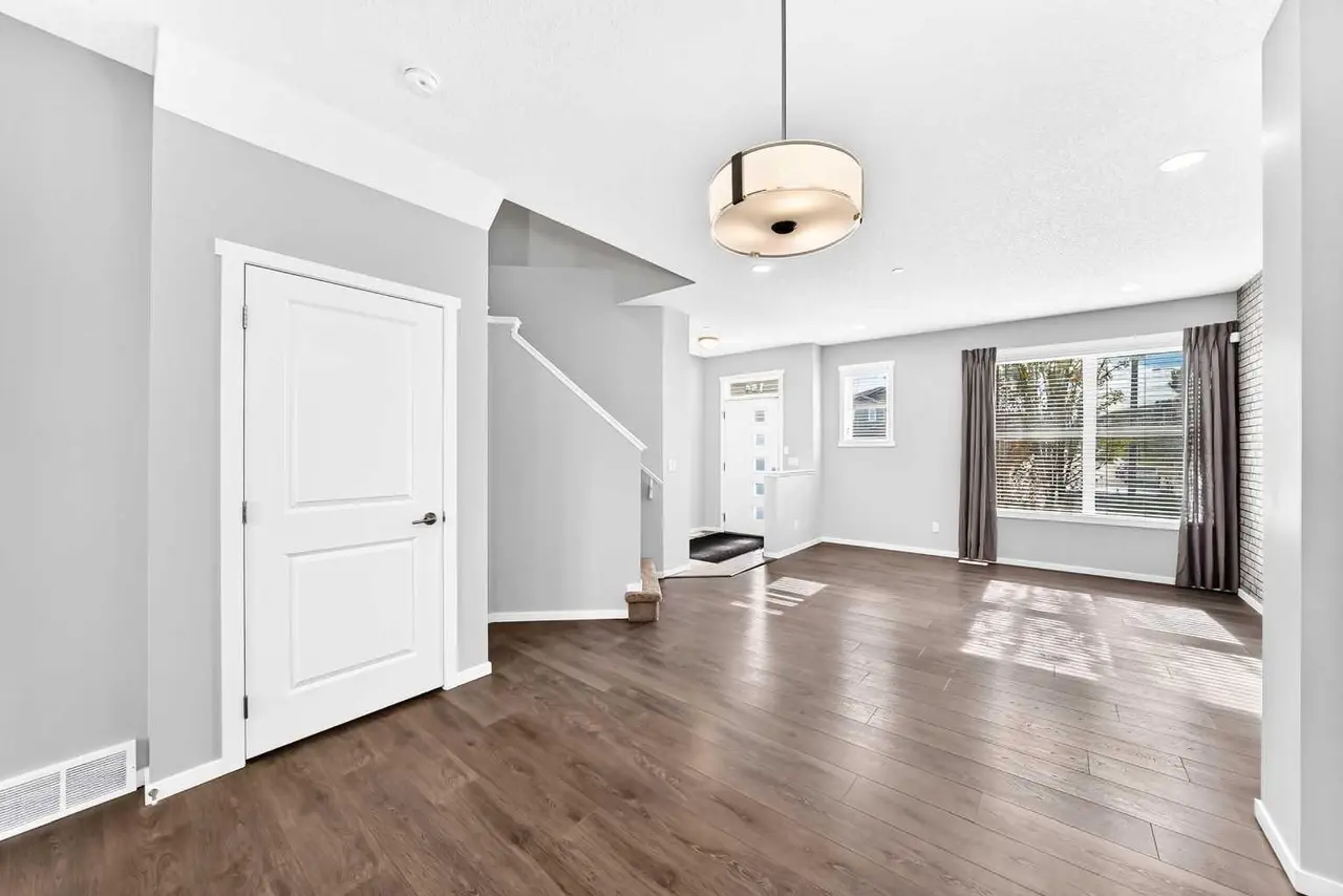 154 Livingston Avenue NE
