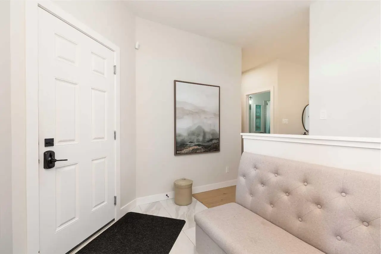 509 Riverhills Way W