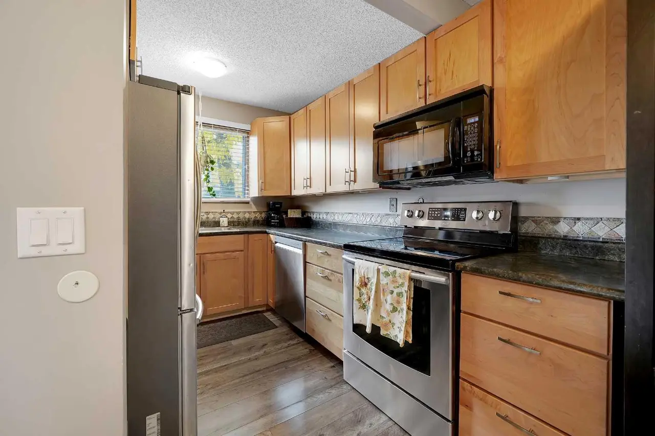 14, 7172 Coach Hill Road SW