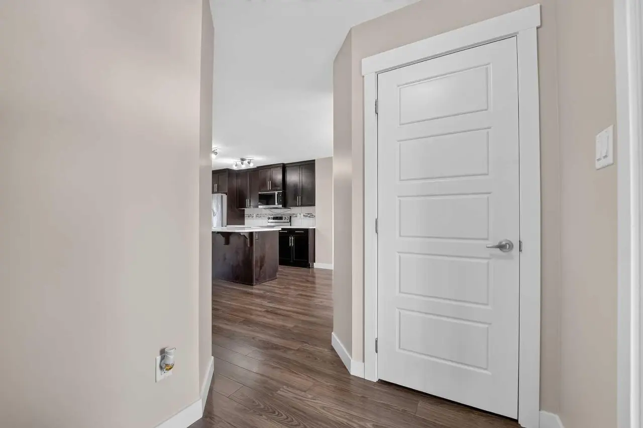 285 Coalbanks Boulevard W