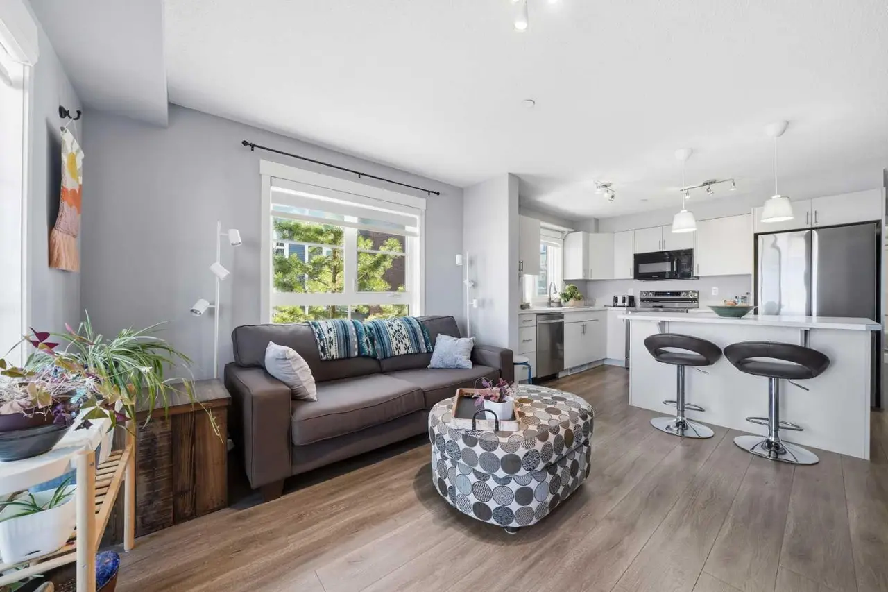 4201, 279 Copperpond Common SE