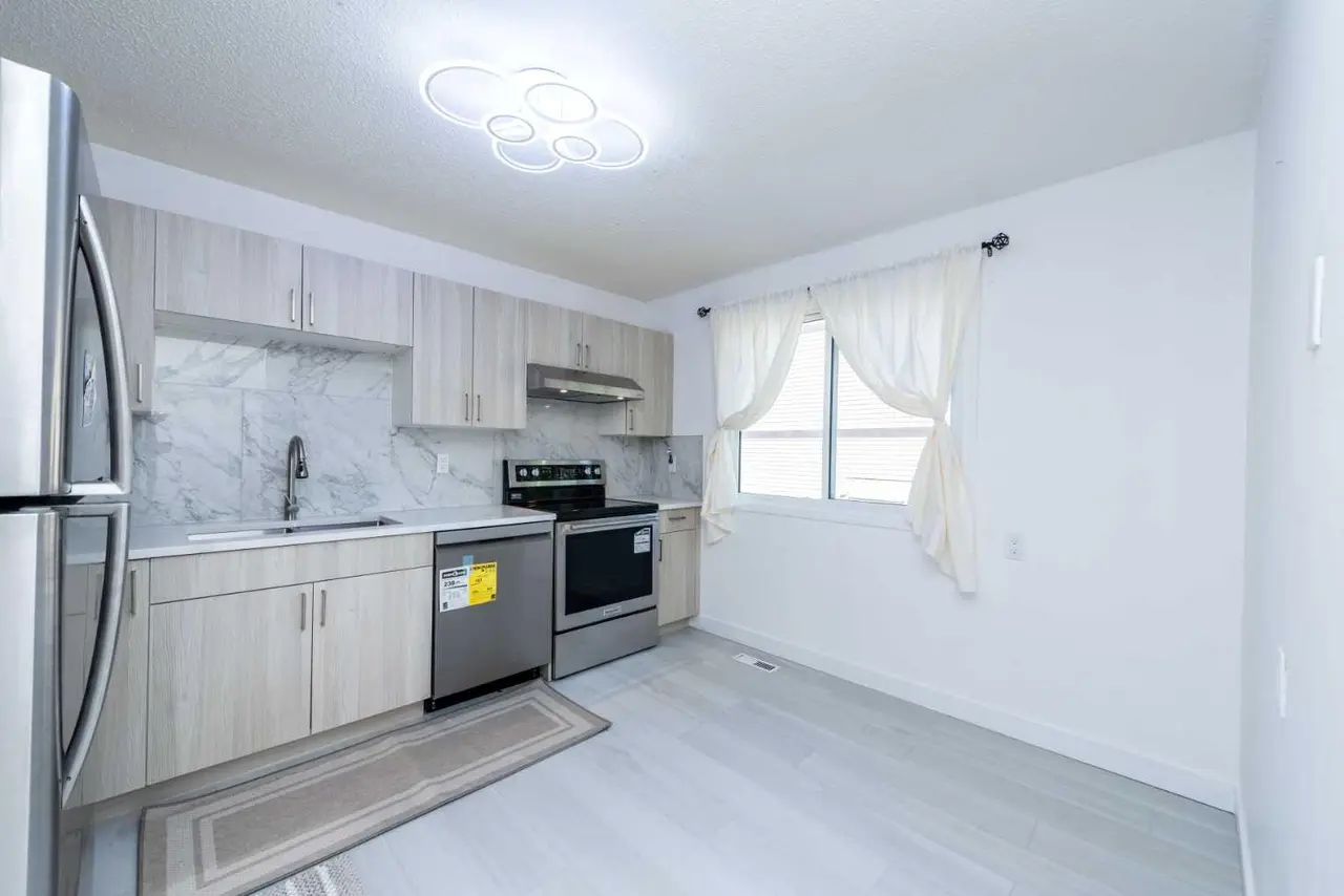 34, 3029 Rundleson Road NE