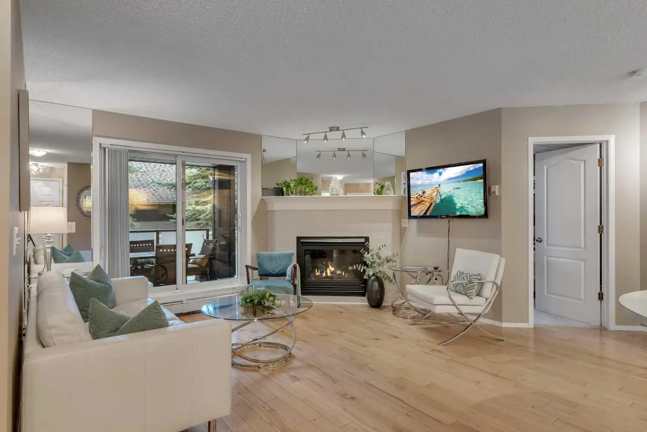 215, 10 Sierra Morena Mews SW
