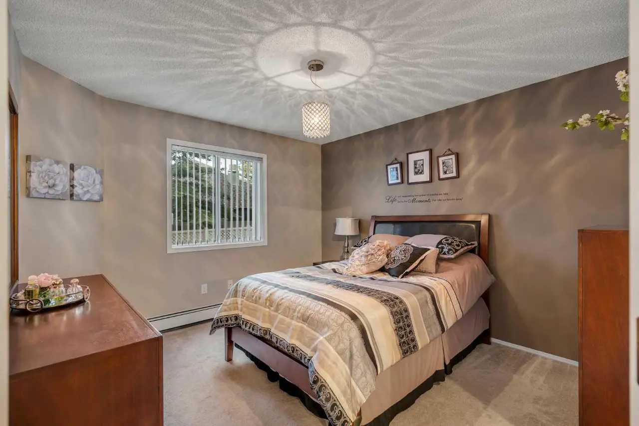 215, 10 Sierra Morena Mews SW
