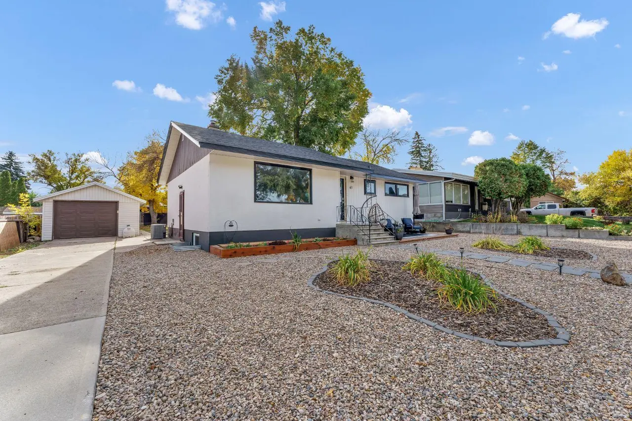 61 Huckvale Crescent SW