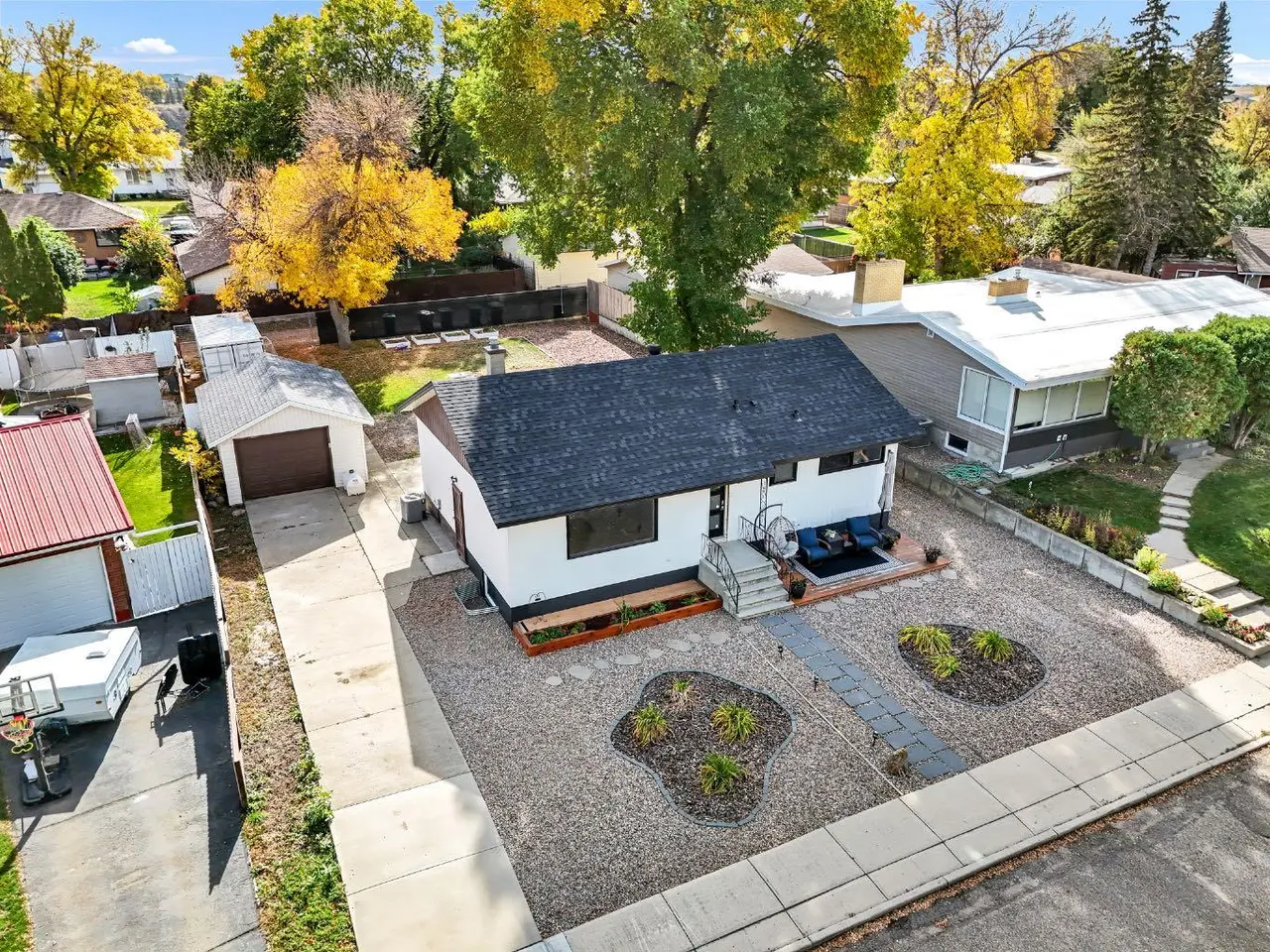 61 Huckvale Crescent SW