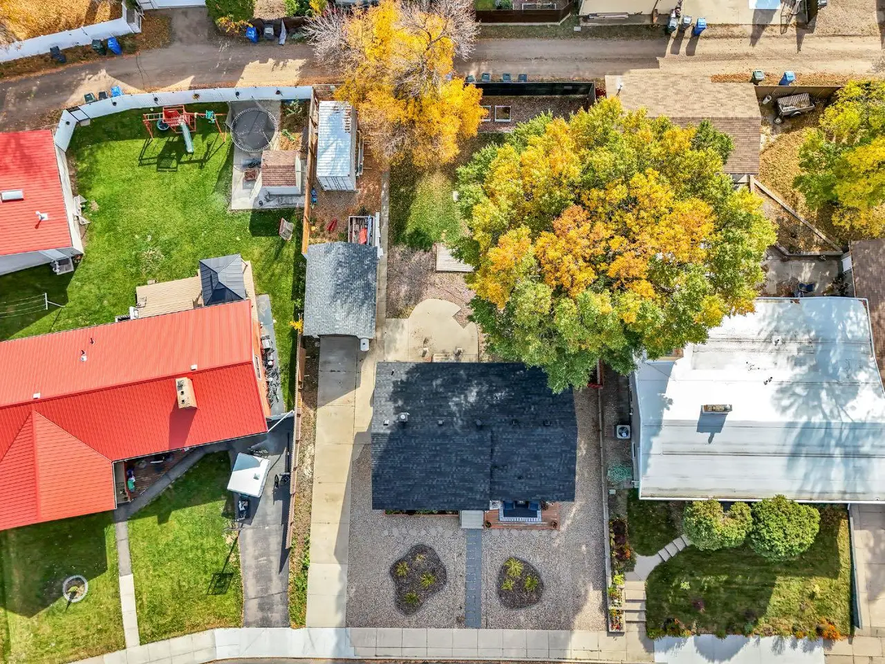 61 Huckvale Crescent SW
