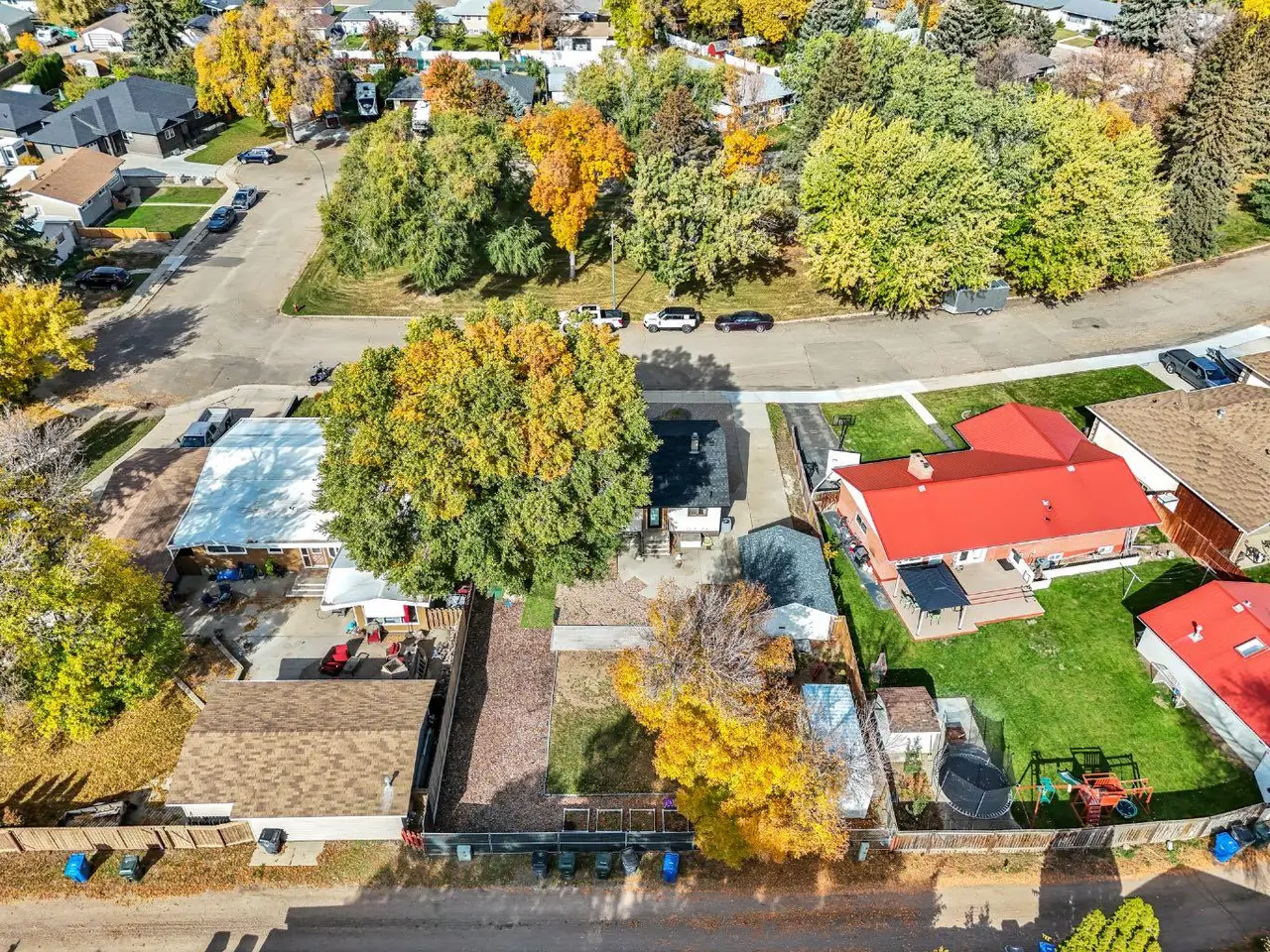 61 Huckvale Crescent SW