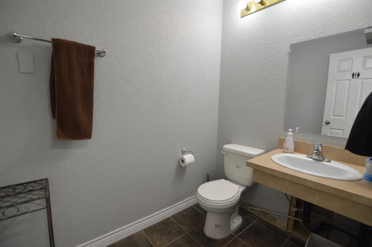 106, 9715 105 Street 