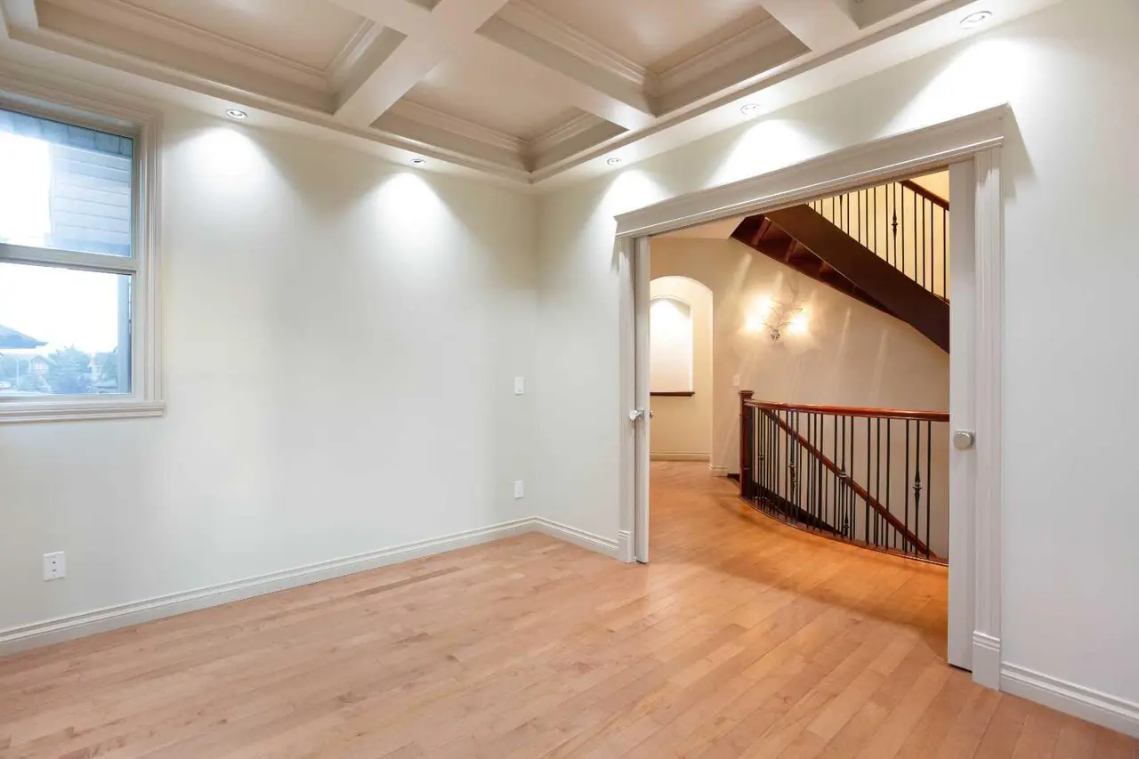 135 Coopers Hill SW