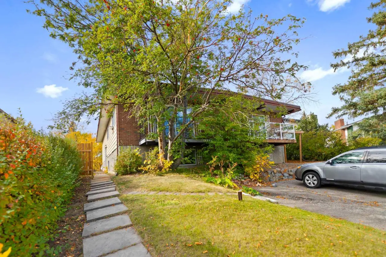 221 Theodore Place NW