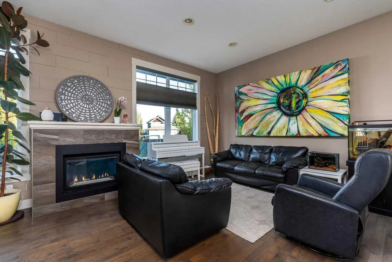 5614 21 Street Close 