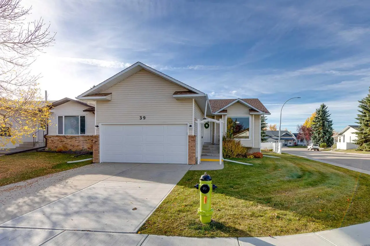 39 Woodside Close NW