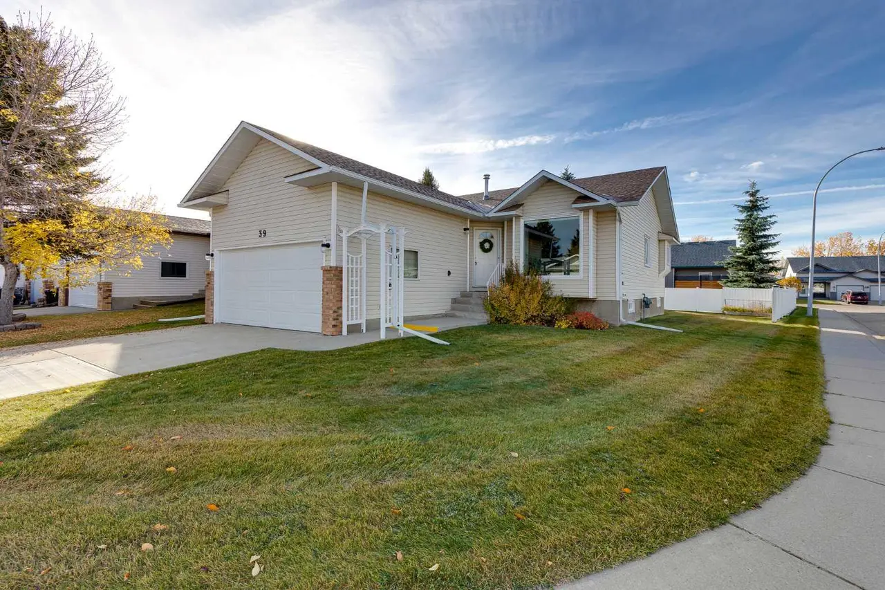 39 Woodside Close NW