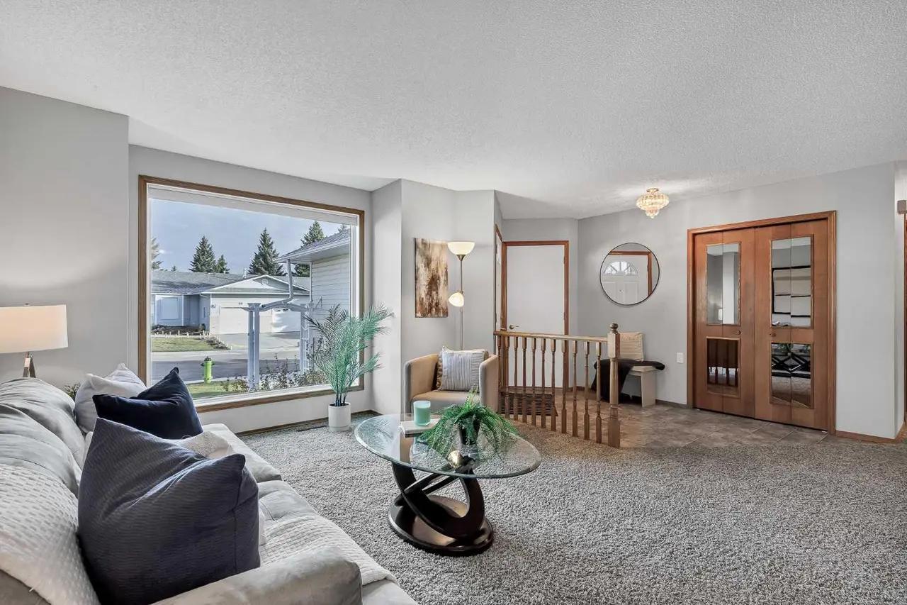 39 Woodside Close NW