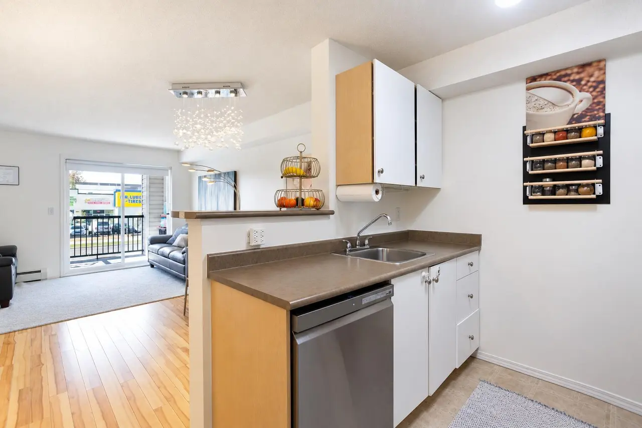 1309, 2395 Eversyde Avenue SW