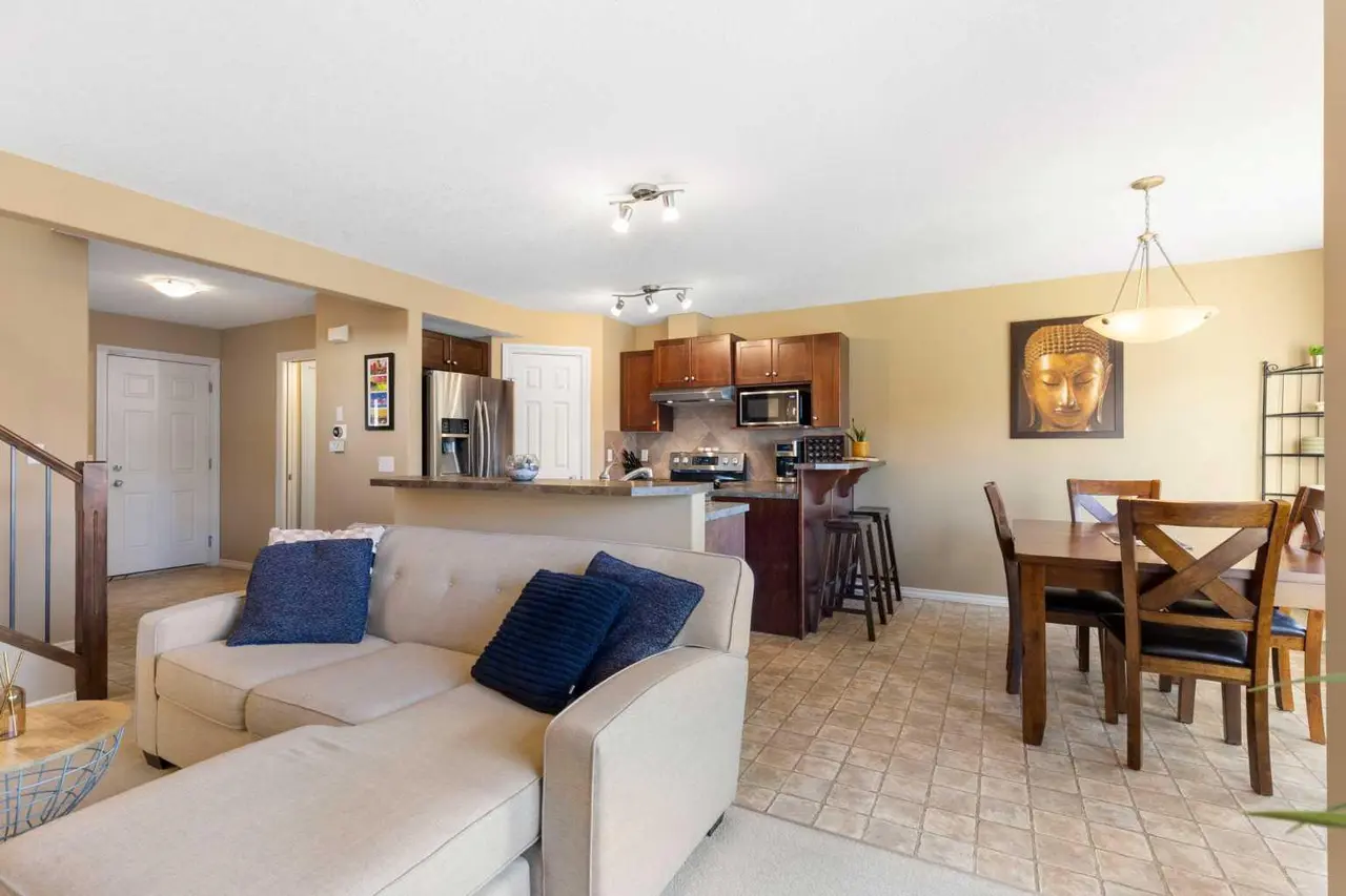 11 Royal Crest Court NW
