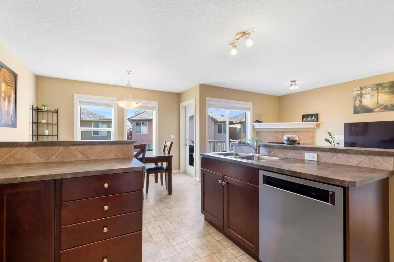 11 Royal Crest Court NW