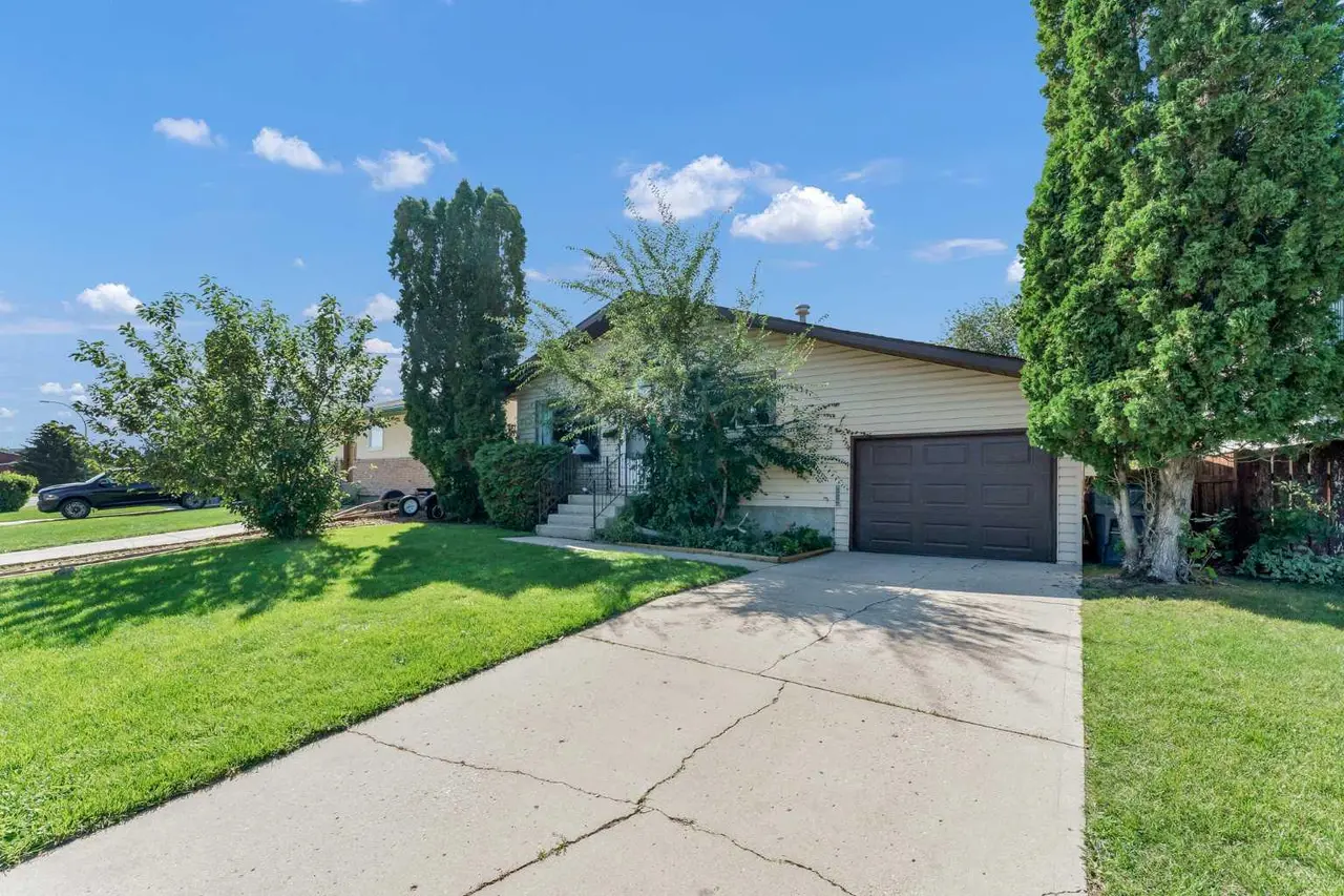 339 Ross Glen Drive SE