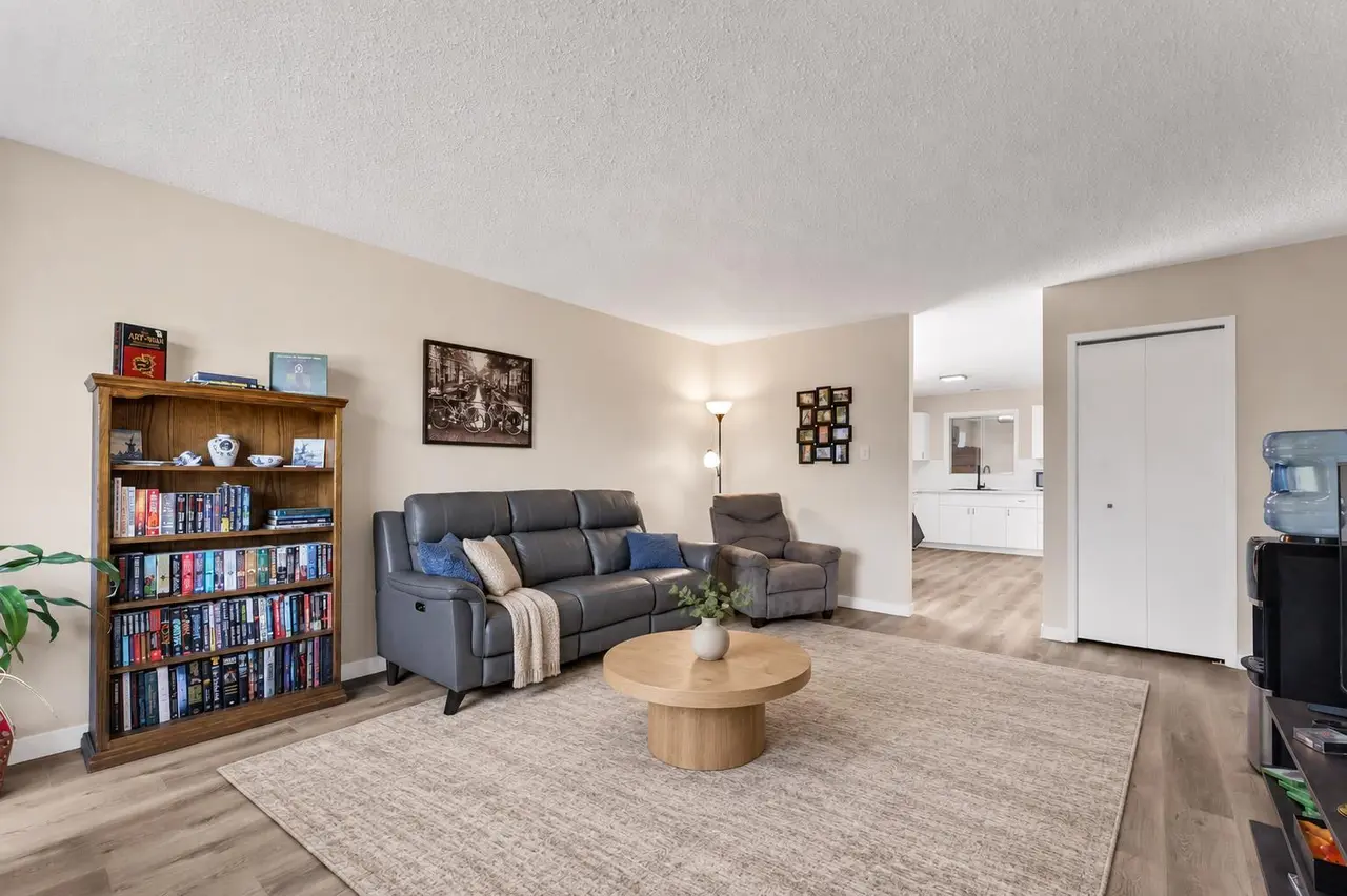 339 Ross Glen Drive SE