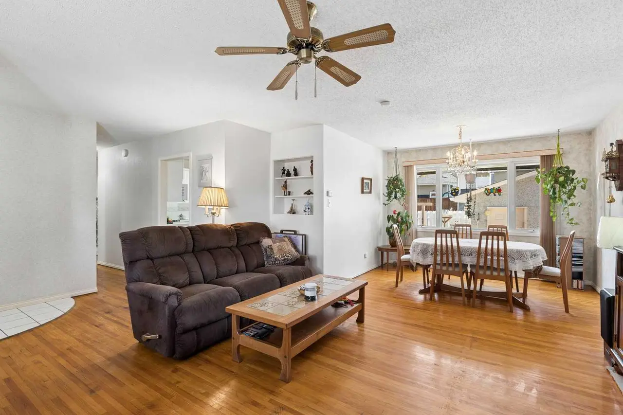 275 Northmount Drive NW