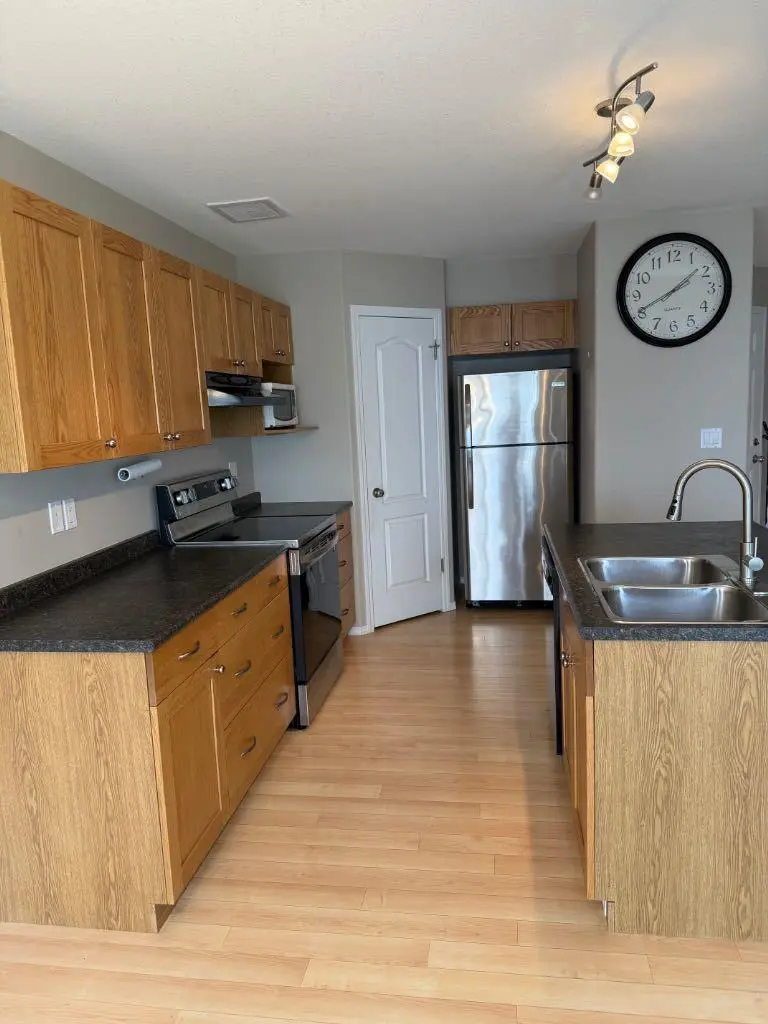 18 Sierra Avenue SW