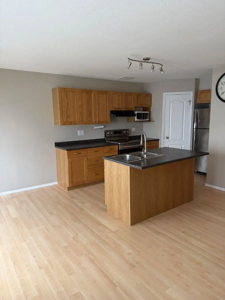18 Sierra Avenue SW