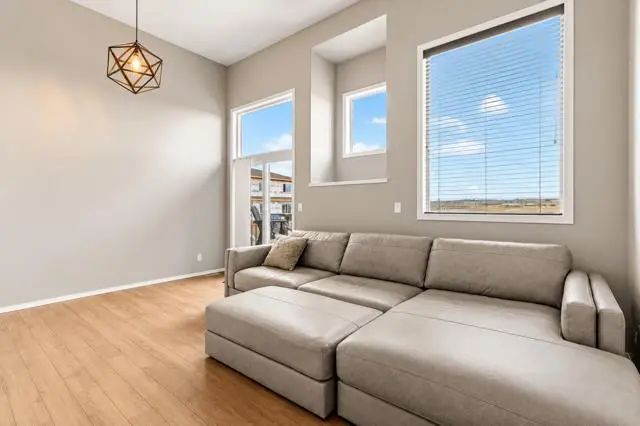 705, 339 Viscount Drive 
