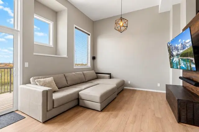 705, 339 Viscount Drive 