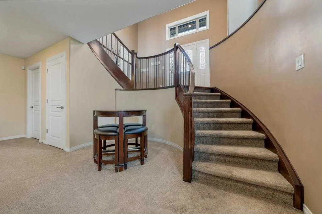56 Canyoncrest Point W